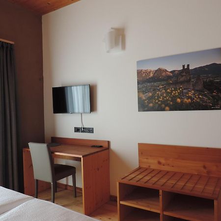 Hotel Garnì Tuttotondo Levico Terme Camera foto