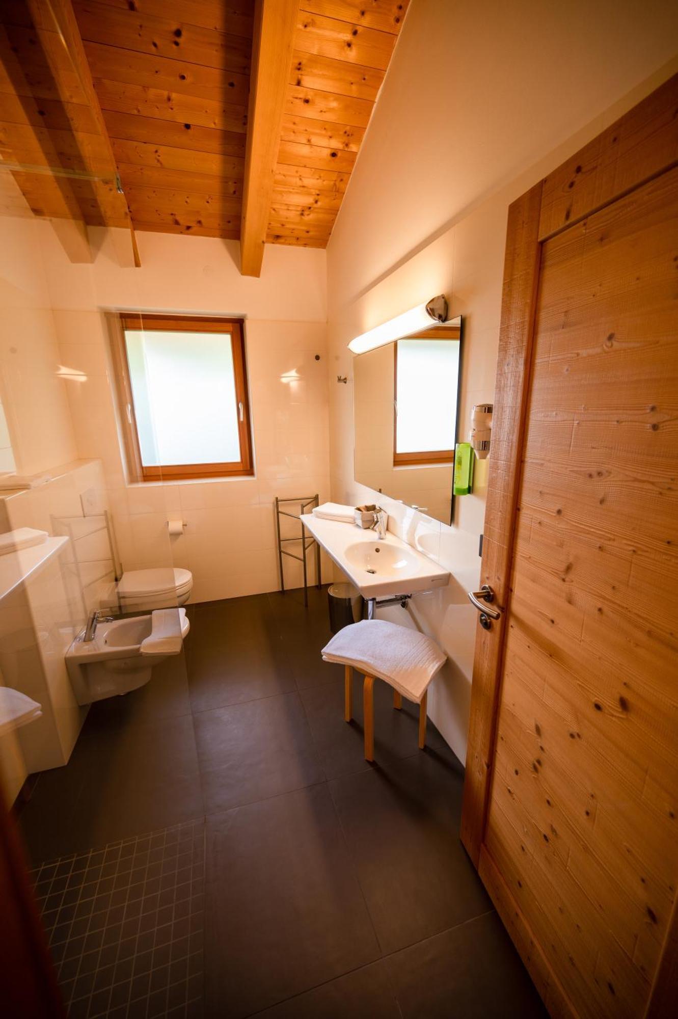 Hotel Garnì Tuttotondo Levico Terme Camera foto