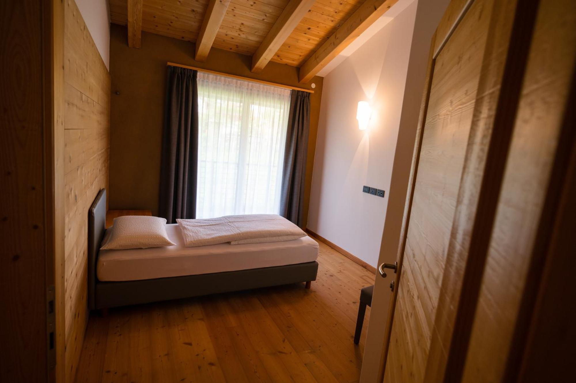 Hotel Garnì Tuttotondo Levico Terme Camera foto